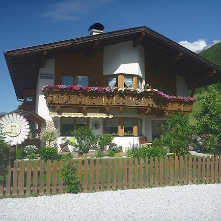 Haus Bellis Apartamento Neustift im Stubaital Exterior foto